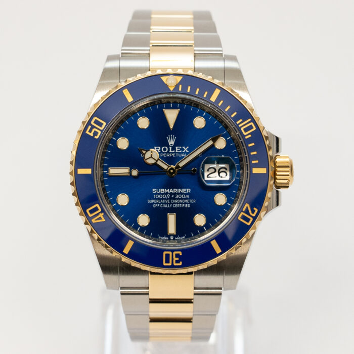 Rolex SUBMARINER DATE REF 126613LB (2023) BOX AND PAPERS